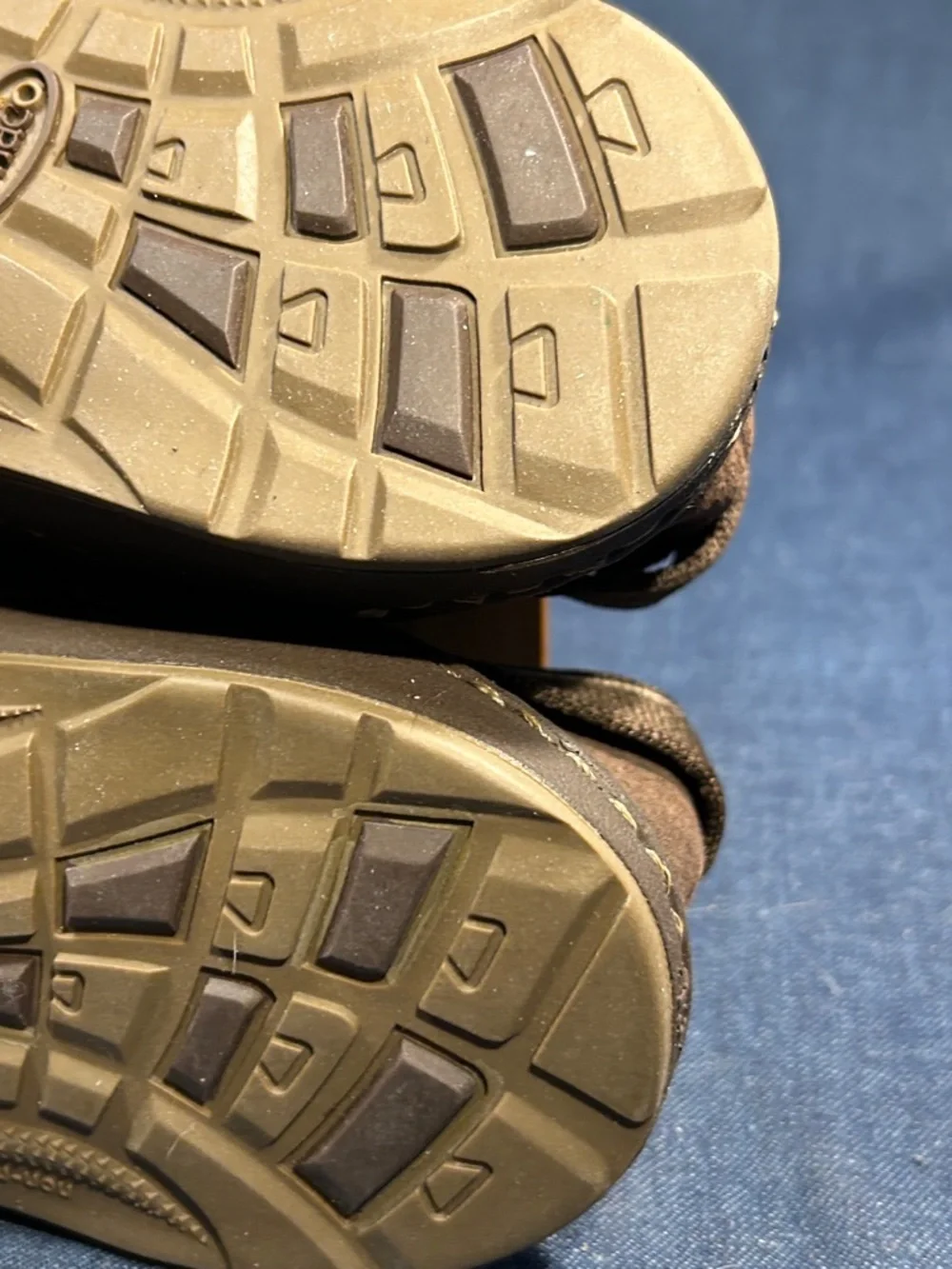 Chaco leather loafers slide in shoes